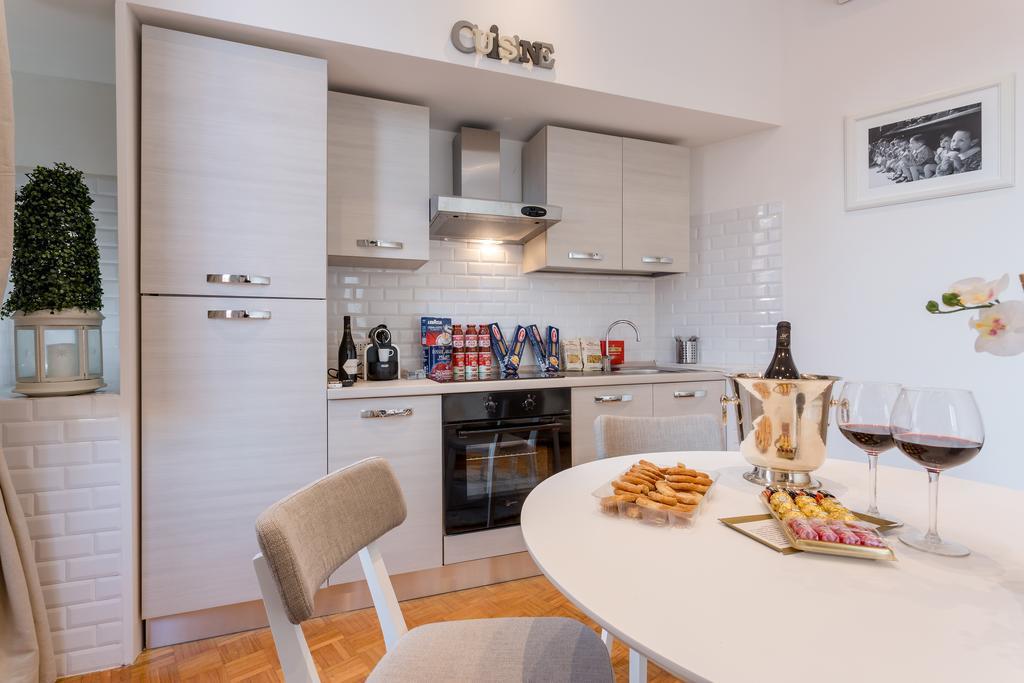 Townhouse By The Spanish Steps Rome Ruang foto