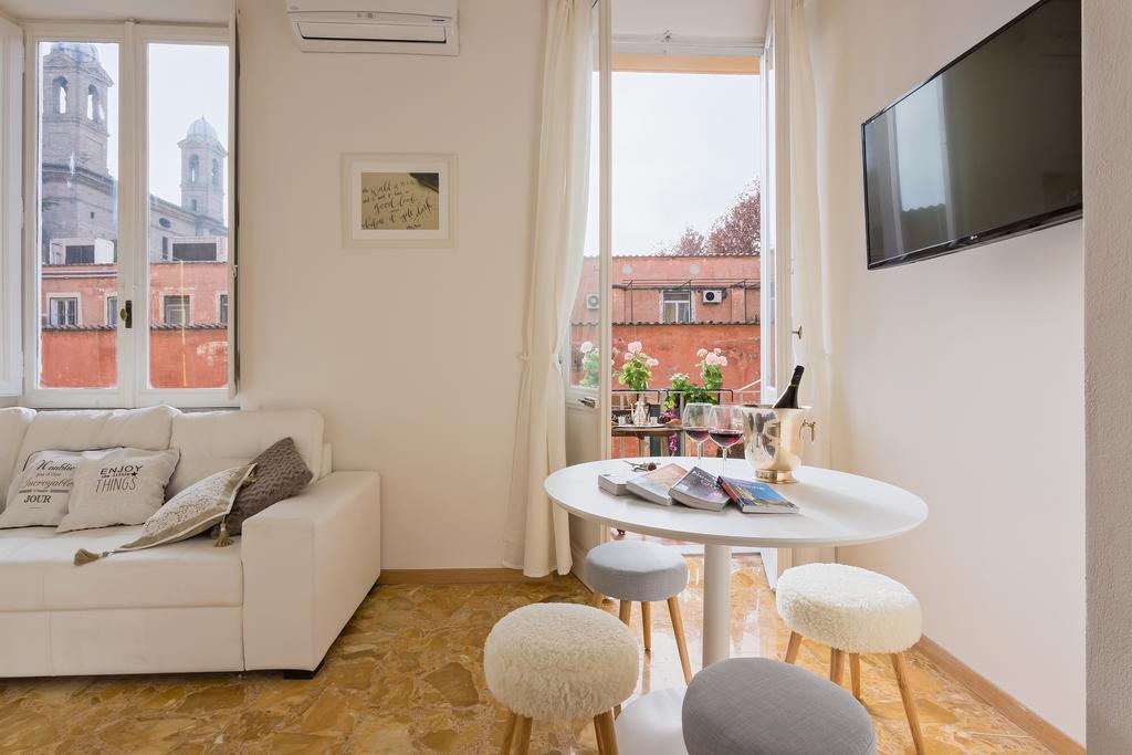 Townhouse By The Spanish Steps Rome Ruang foto