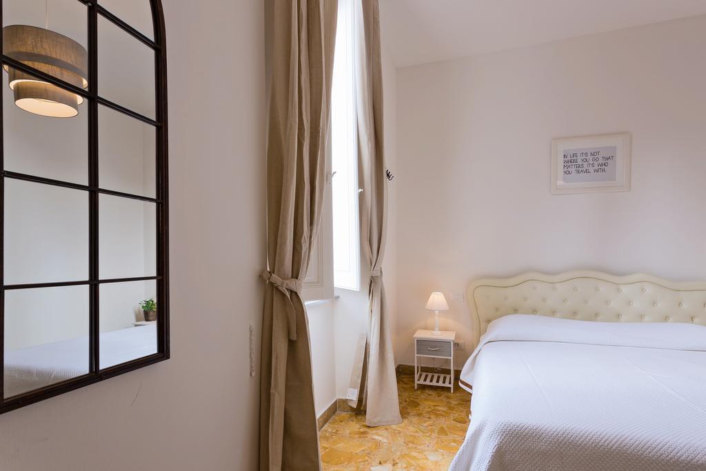 Townhouse By The Spanish Steps Rome Ruang foto